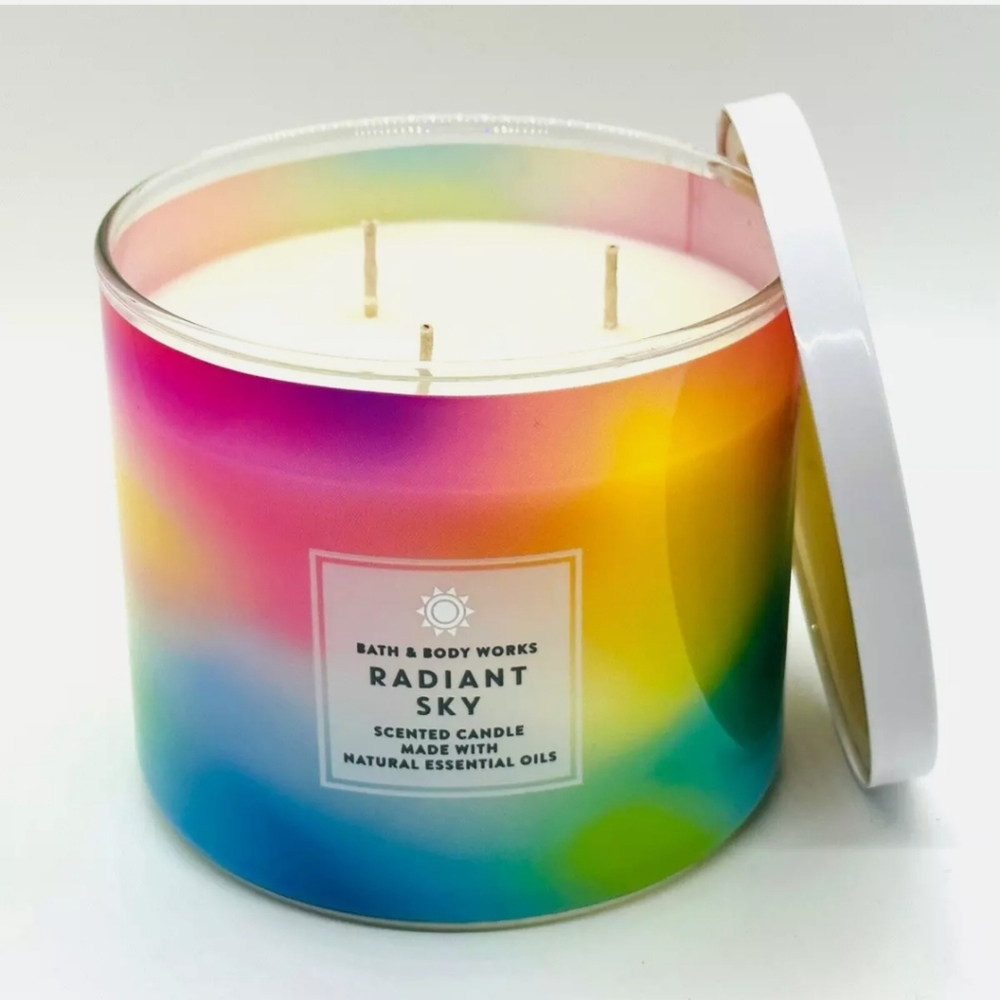 NEW Bath & Body Works - Radiant Sky 3 Wick Candle (DISCONTINUED)